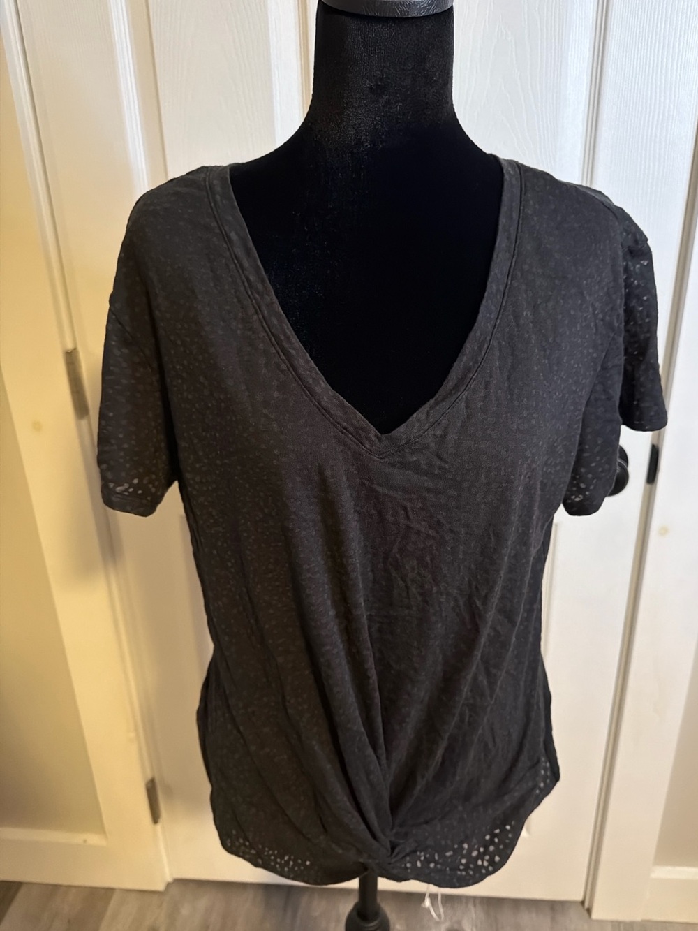 7 For All Mankind Black Burnout Twist Front V-Neck Tee Size M